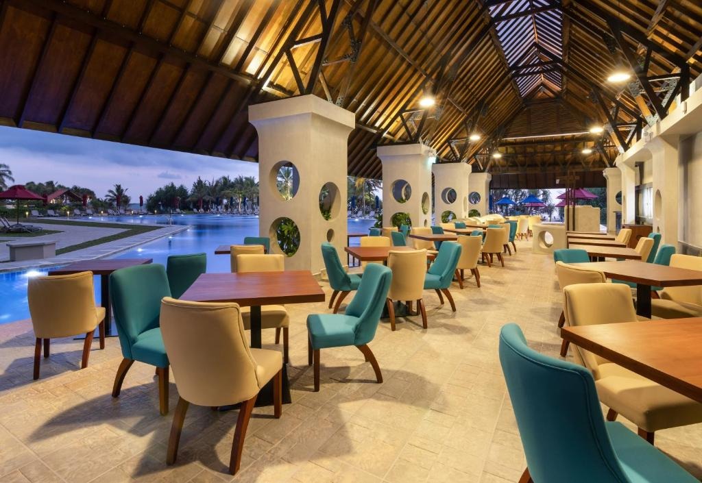 هتل شرایتون کوسگودا ترتل بیچ ریزورت